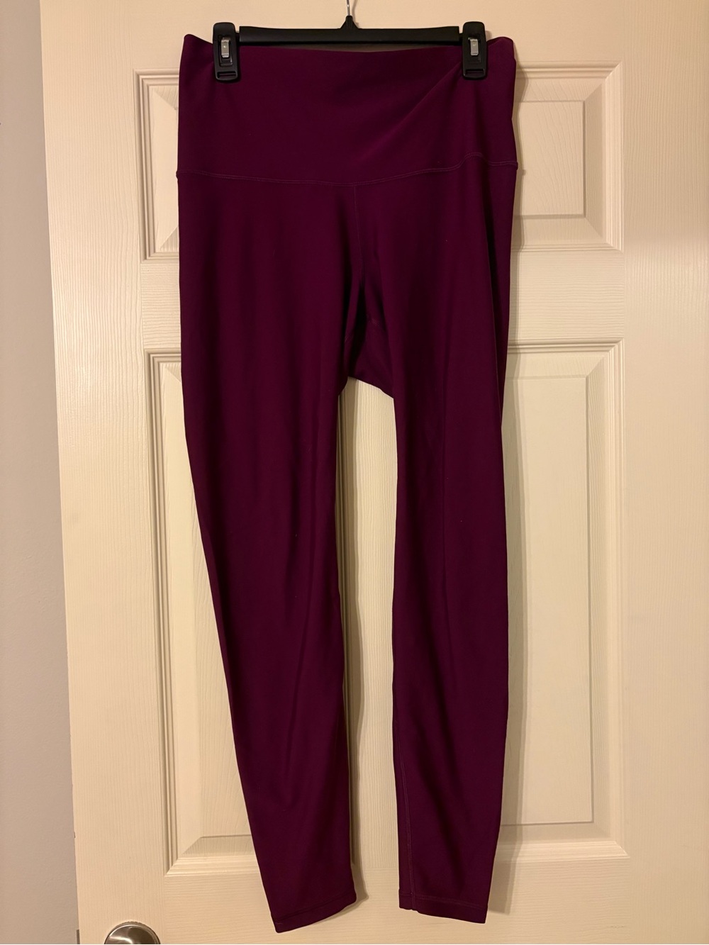 Old Navy Active Extra High-Rise Leggings in Deep Berry